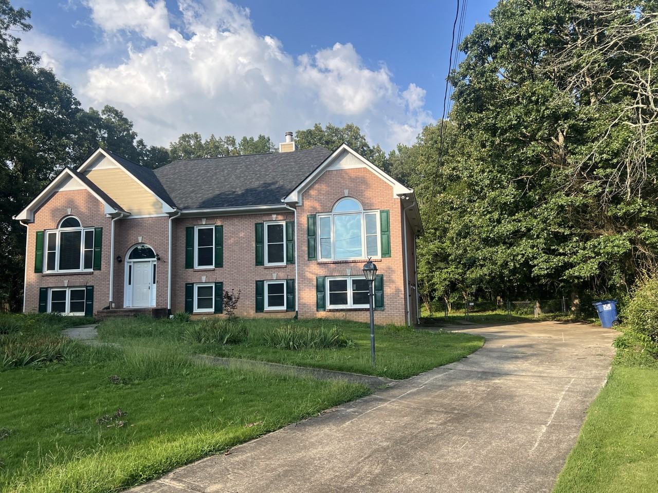 601 Southdale Cir #NA - Photo 2 of 35
