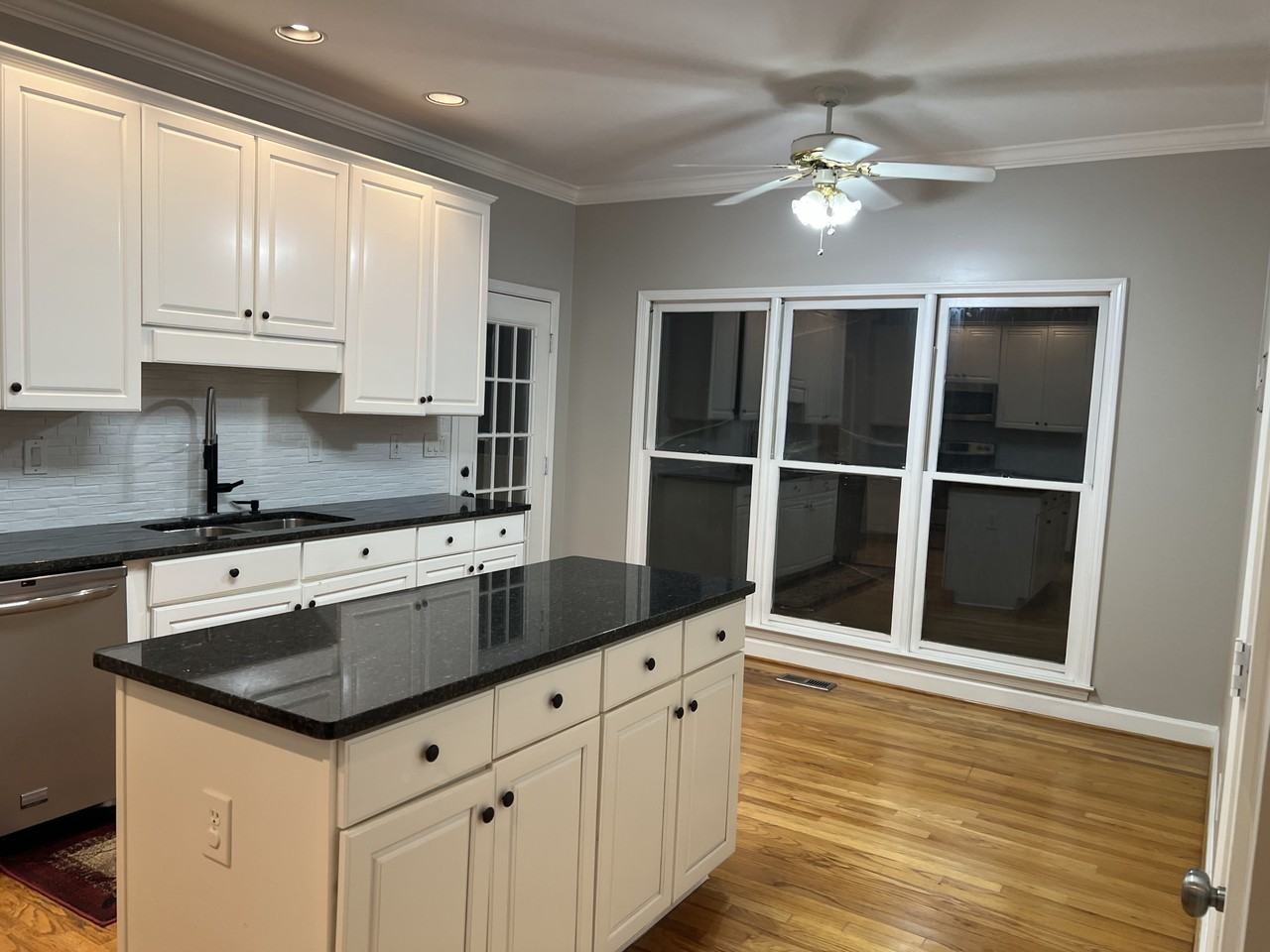601 Southdale Cir #NA - Photo 6 of 35