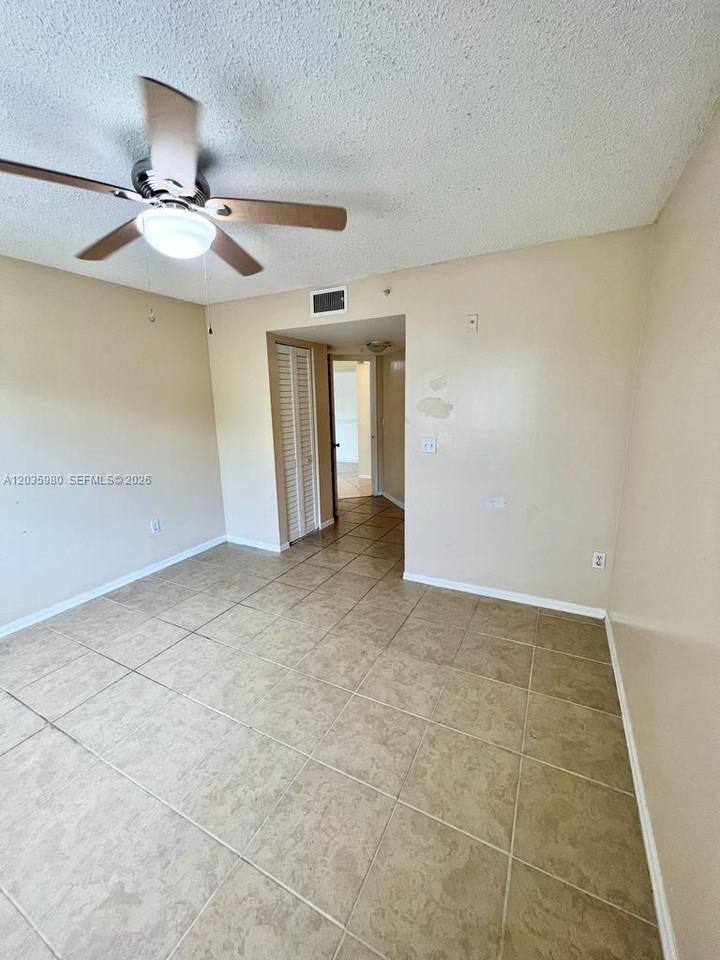 400 Crestwood Ct N #407 - Photo 6 of 20