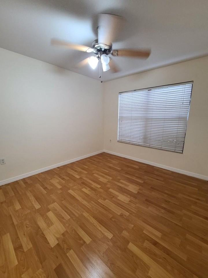 1547 Lake Crystal Dr #A - Photo 2 of 15