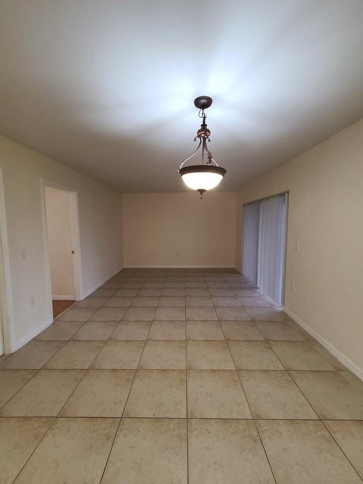 1547 Lake Crystal Dr #A - Photo 6 of 15