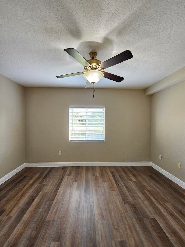1049 Golden Lakes Blvd #115 - Photo 3 of 18