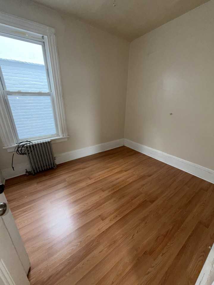 910 Madison Ave #2 - Photo 3 of 11