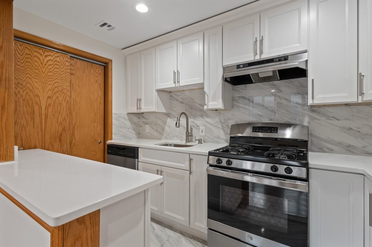 73 Essex Ave #2 - Photo 4 of 10