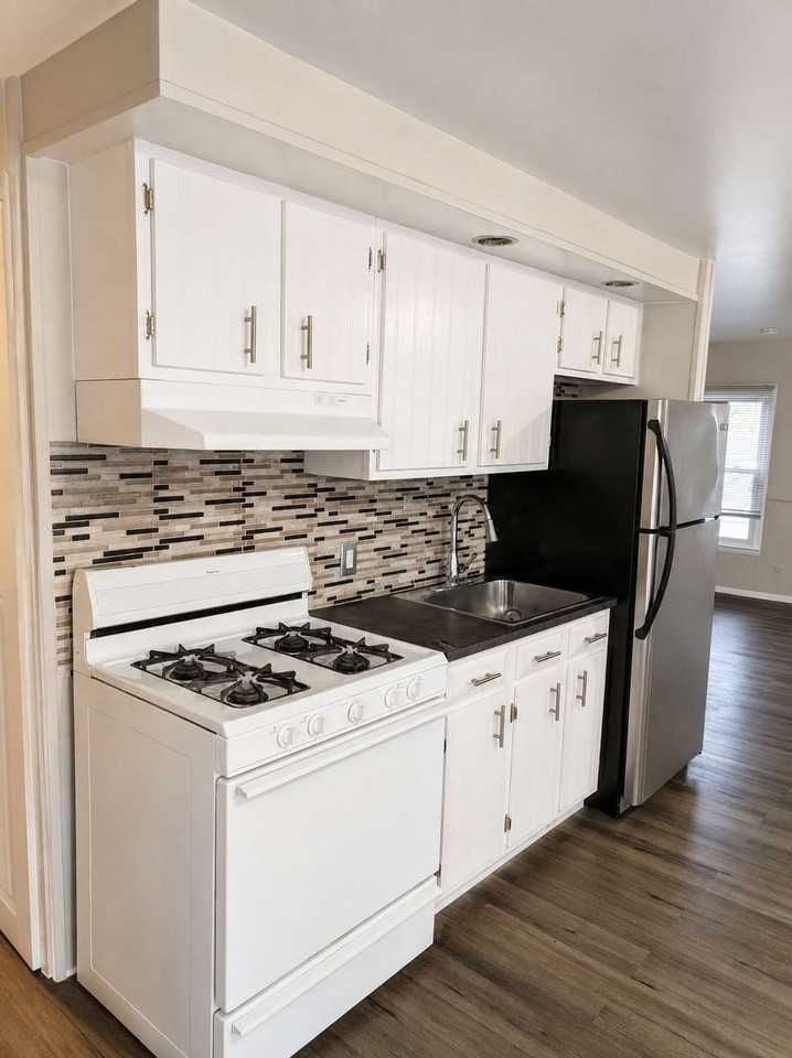 410 Monmouth St #C - Photo 5 of 5