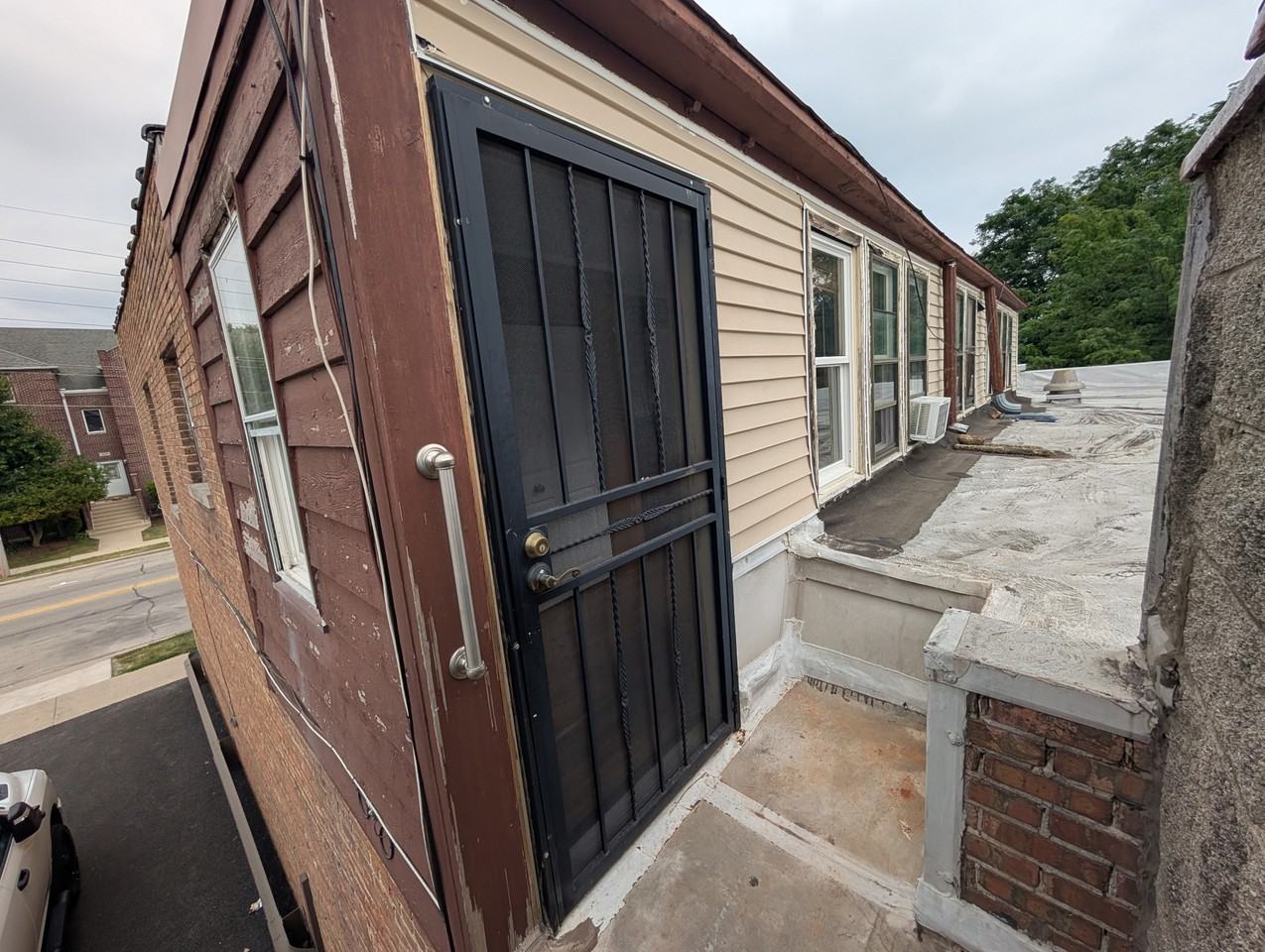 4444 Lawndale Ave #B - Photo 3 of 15