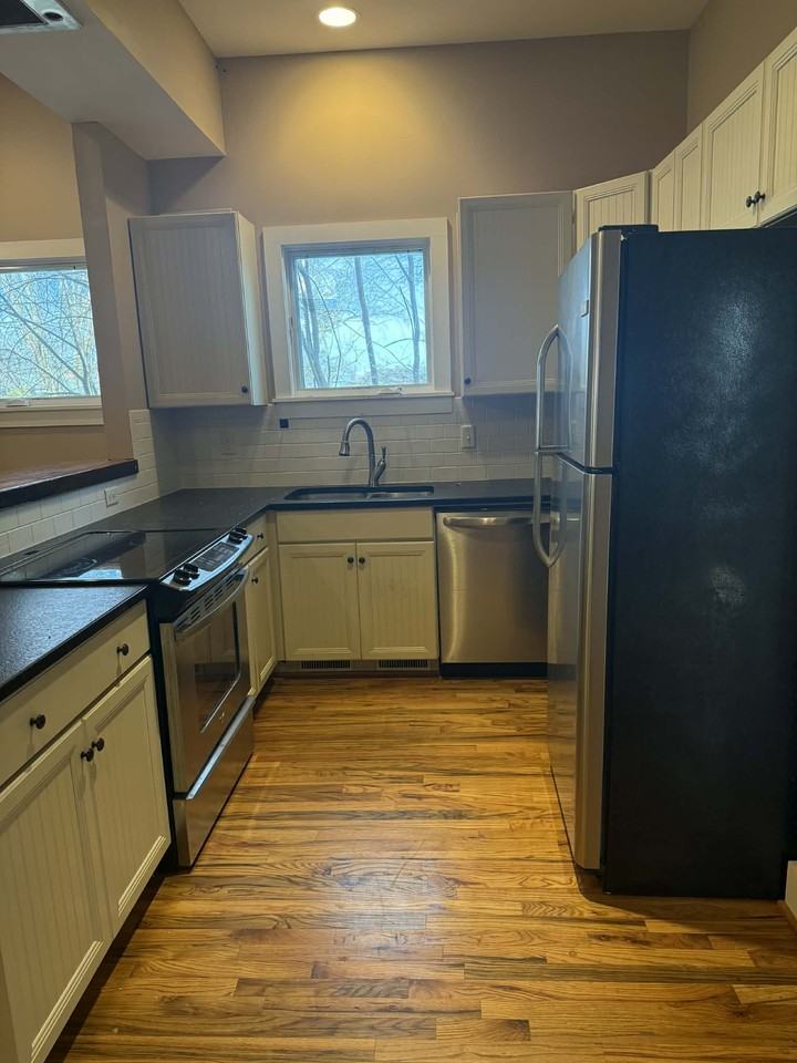 1709 Cullom St S #A - Photo 7 of 21