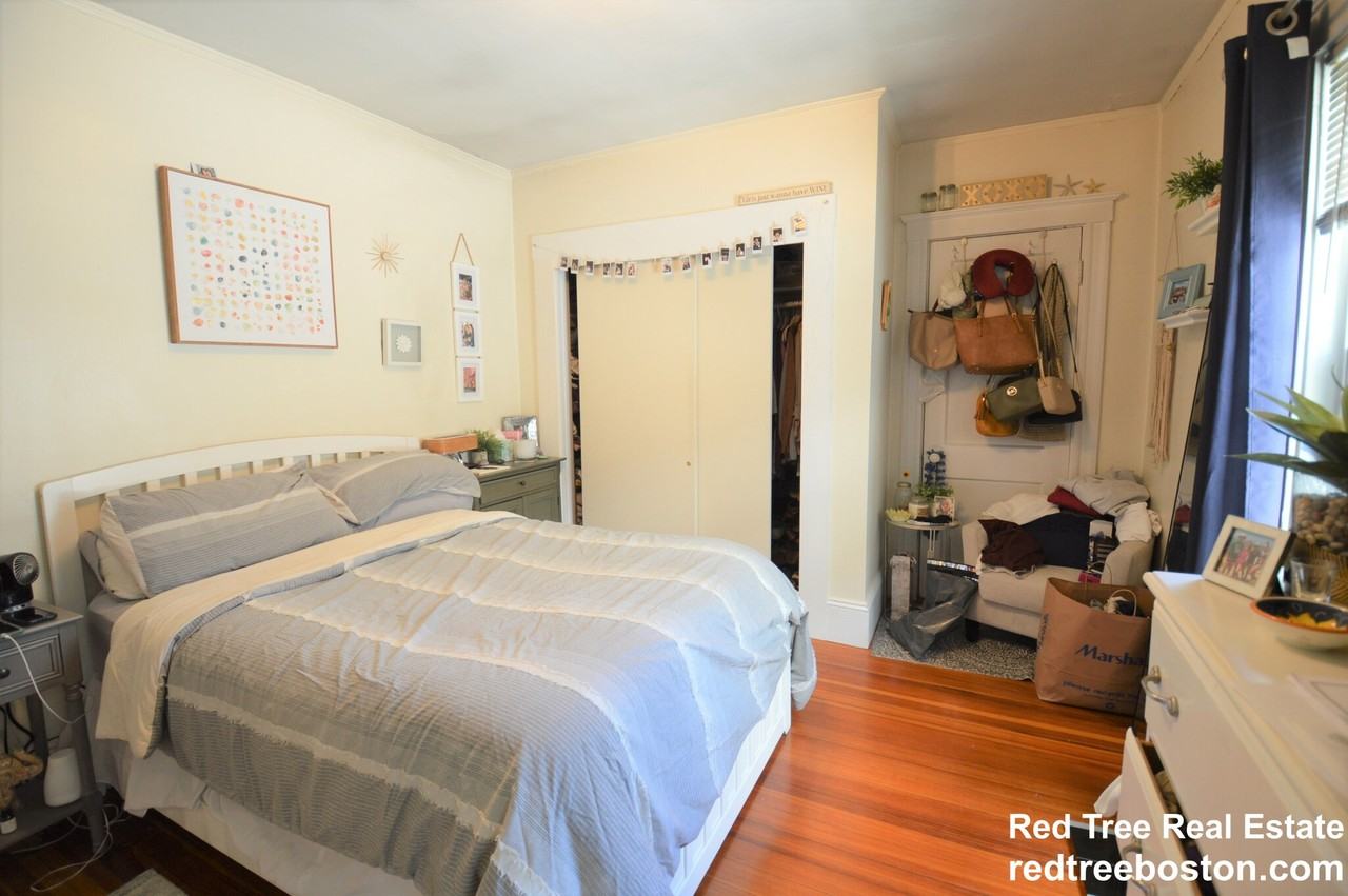18 Hunnewell Ave #2 - Photo 3 of 15