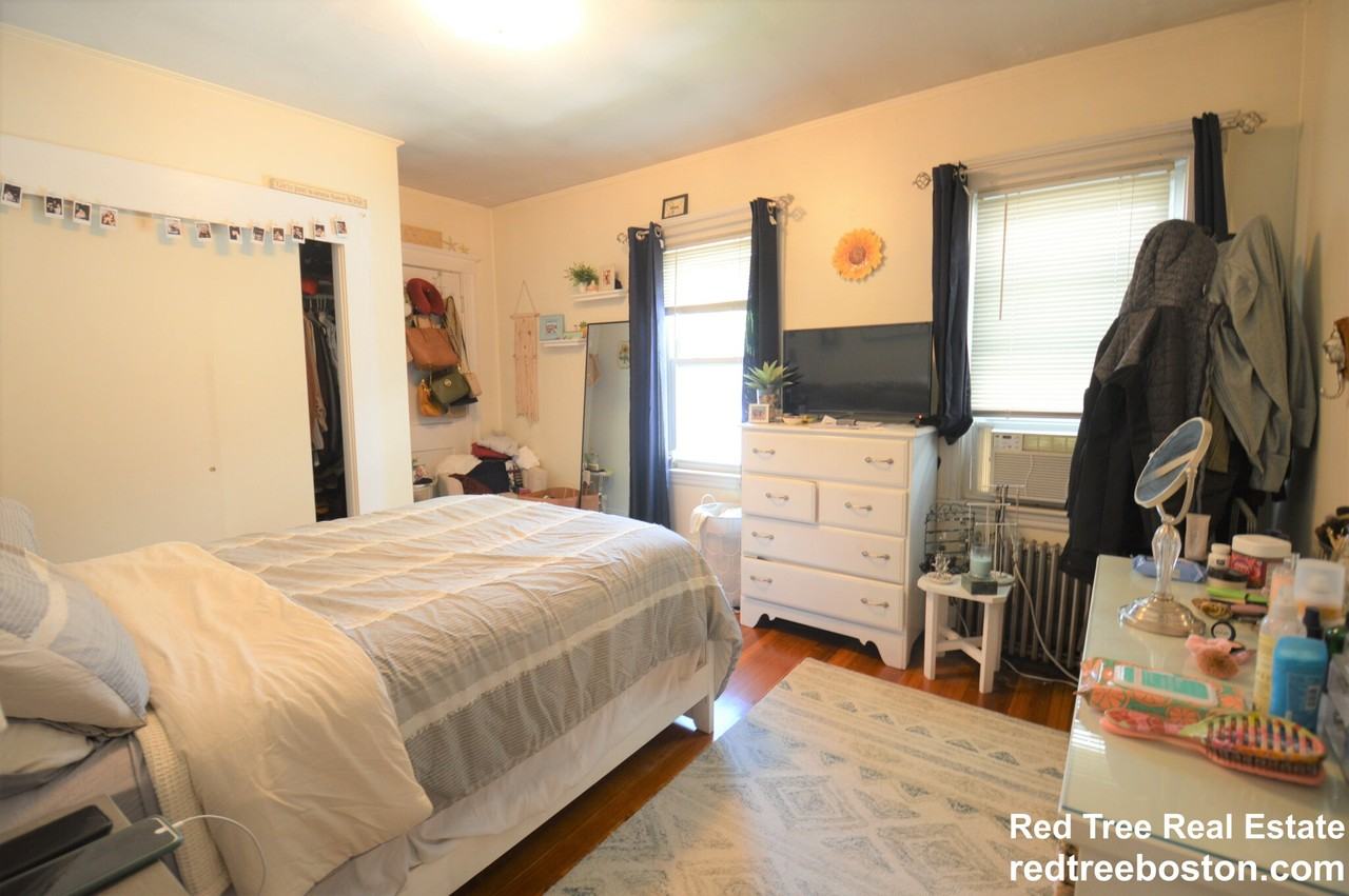 18 Hunnewell Ave #2 - Photo 4 of 15