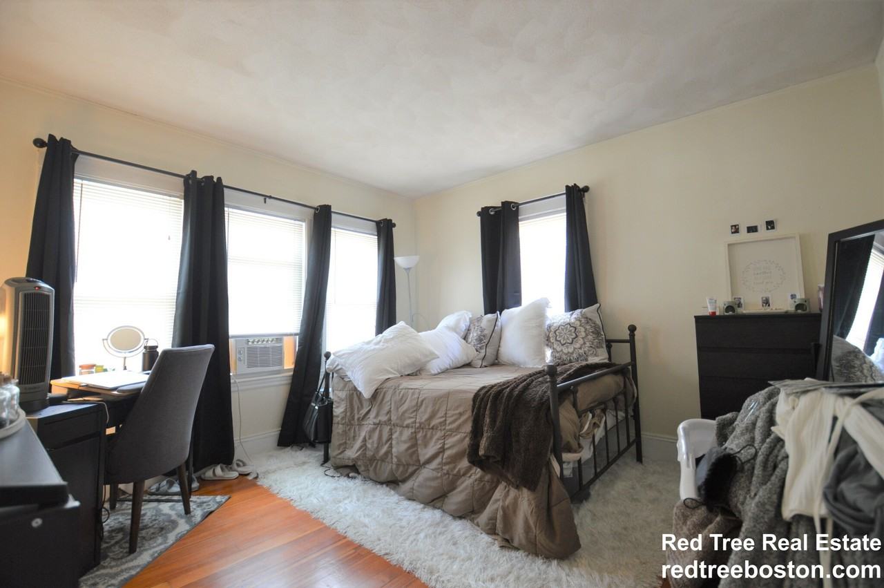 18 Hunnewell Ave #2 - Photo 5 of 15