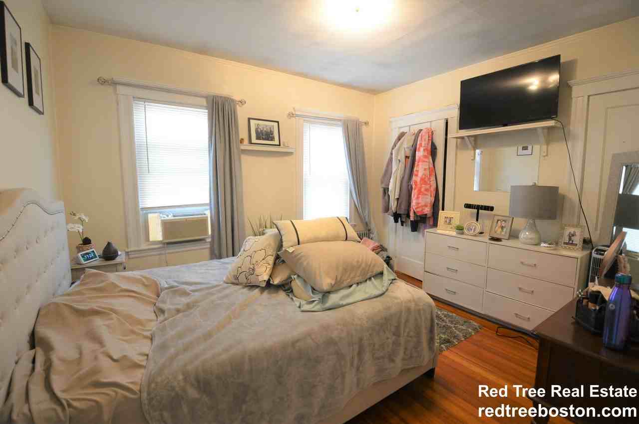 18 Hunnewell Ave #2 - Photo 7 of 15