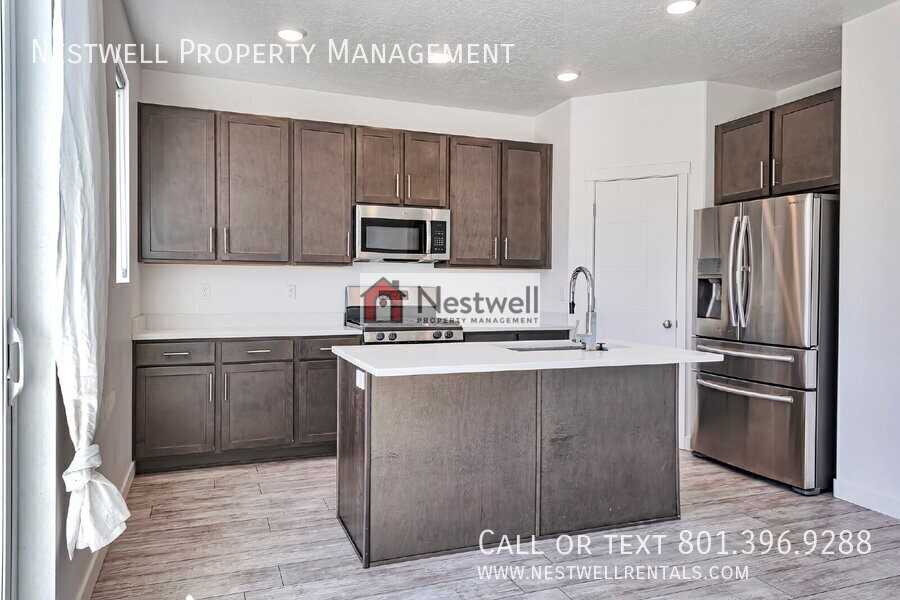 506 N 290 E - Photo 3 of 30