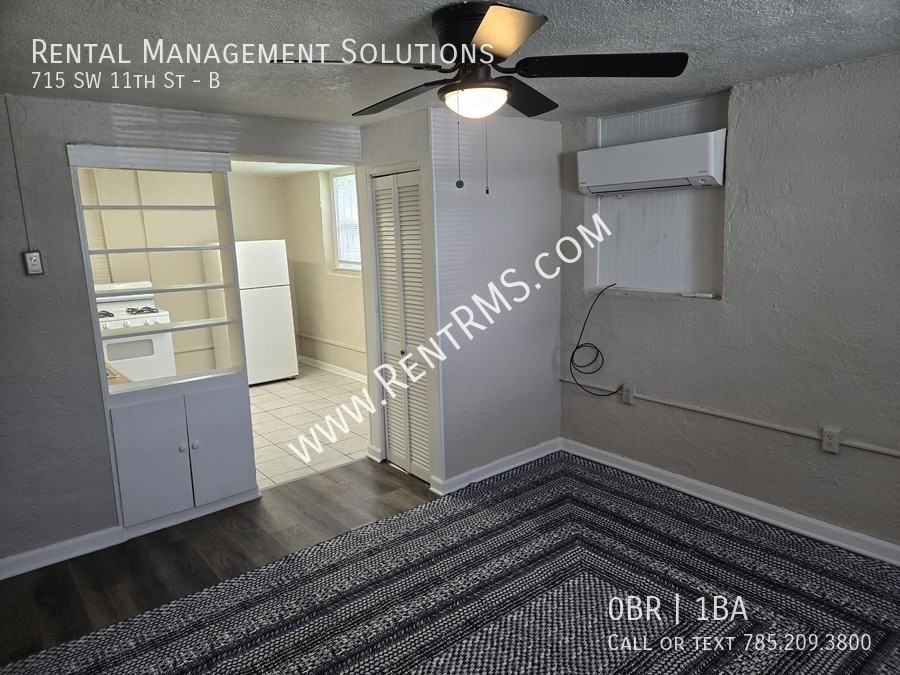 715 Sw 11th St #B - Photo 3 of 12