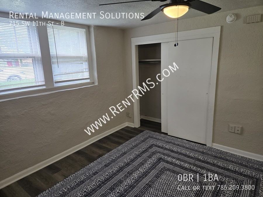 715 Sw 11th St #B - Photo 4 of 12