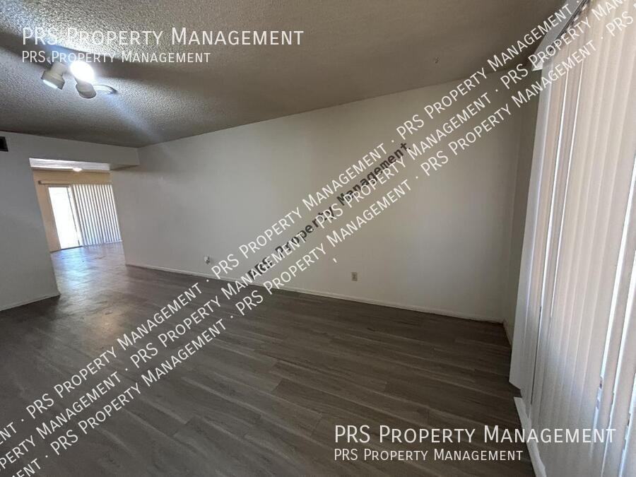 5309 S River Dr - Photo 3 of 23