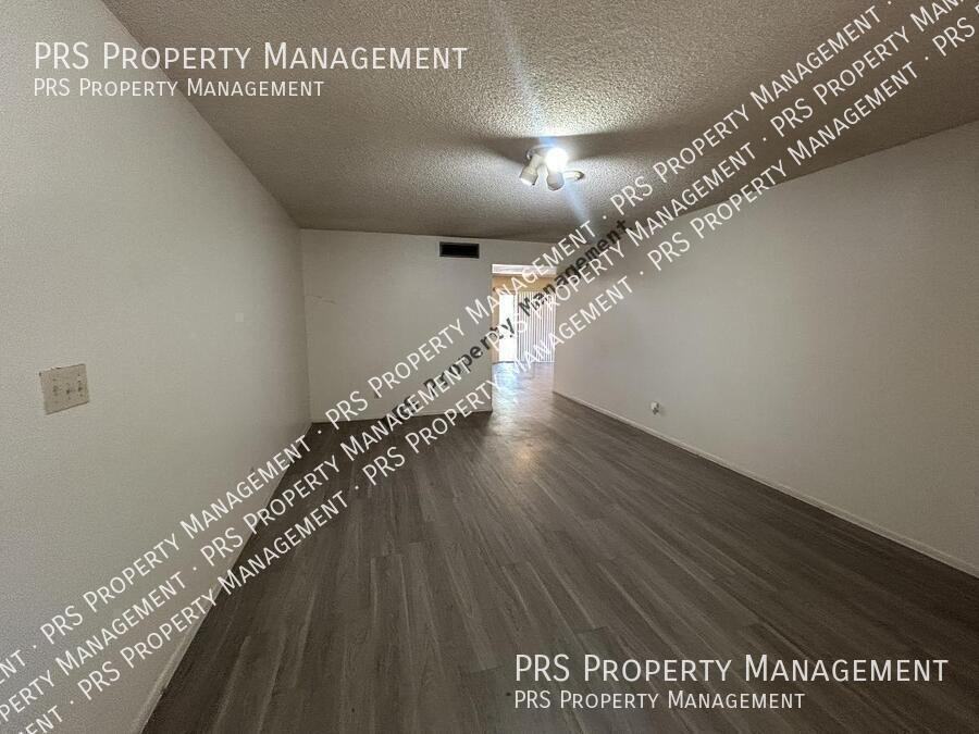 5309 S River Dr - Photo 4 of 23