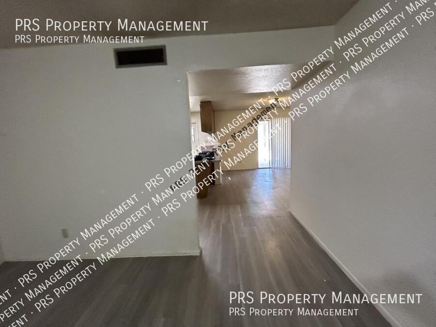 5309 S River Dr - Photo 6 of 23