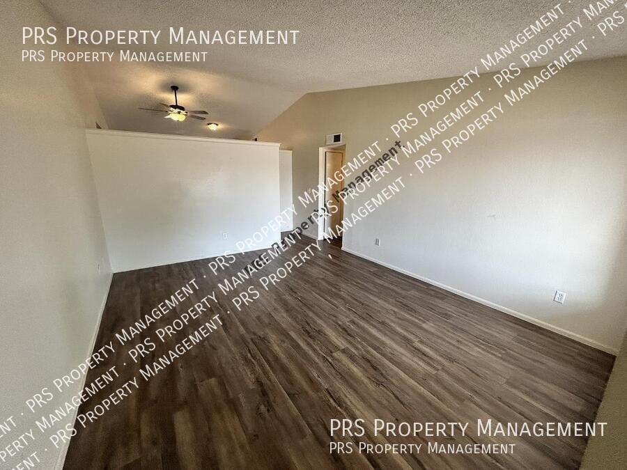 3226 N Sycamore Pl - Photo 6 of 41