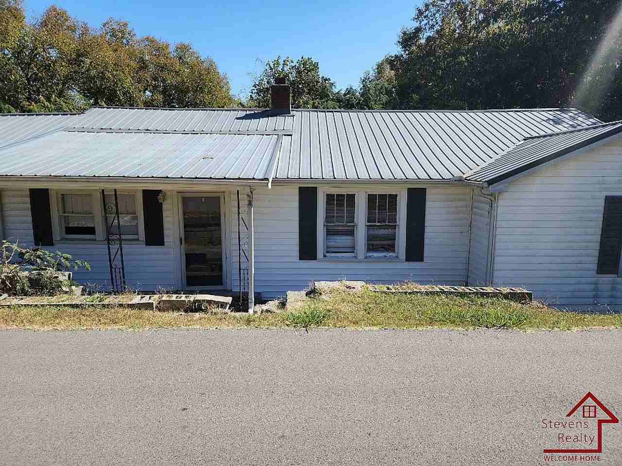 114 Knowles St - Photo 4 of 19