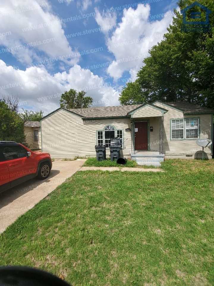1709 Nw Smith Ave