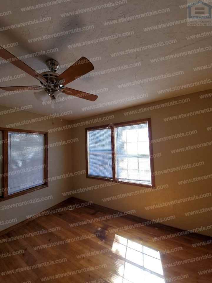 1709 Nw Smith Ave - Photo 5 of 5