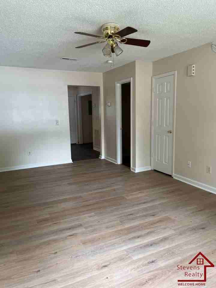 181 East Ave #2 - Photo 4 of 12