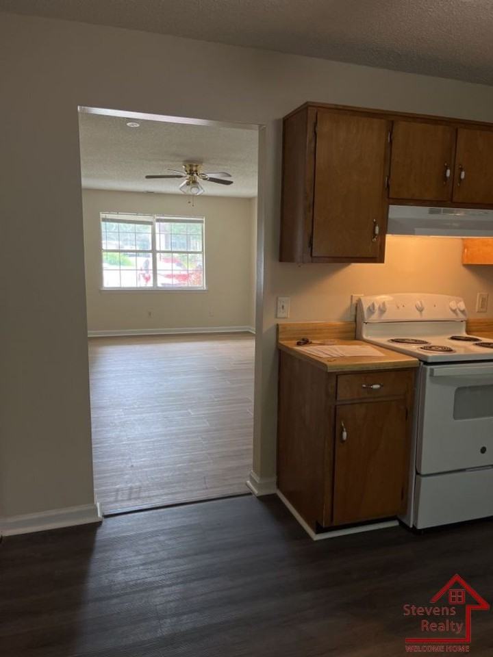181 East Ave #2 - Photo 5 of 12