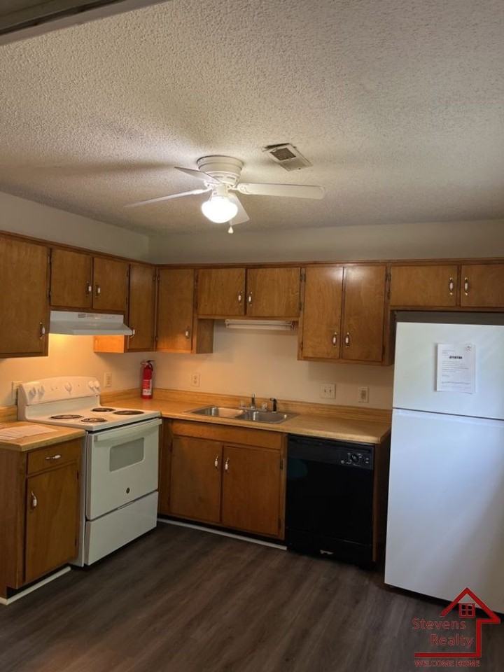 181 East Ave #2 - Photo 6 of 12