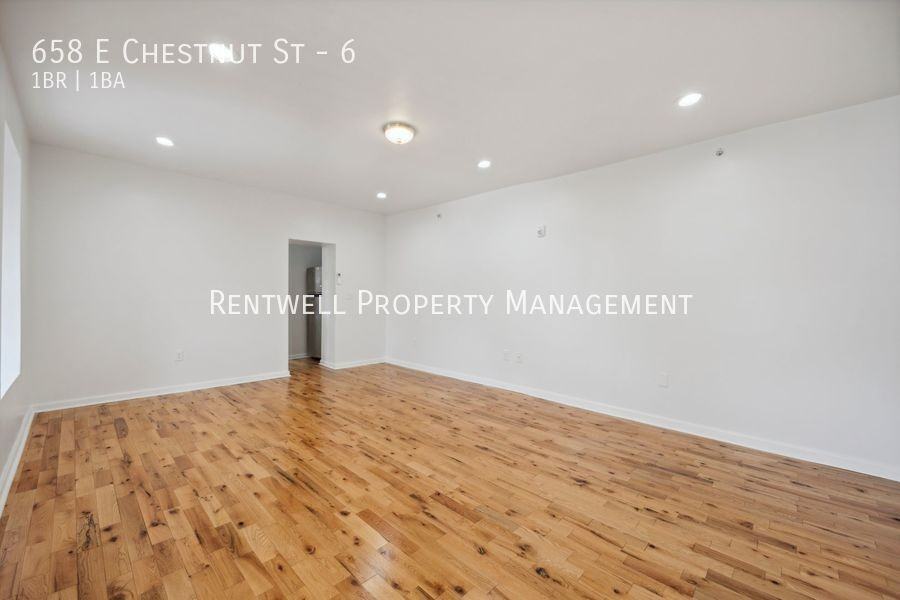 658 E Chestnut St #6 - Photo 4 of 16