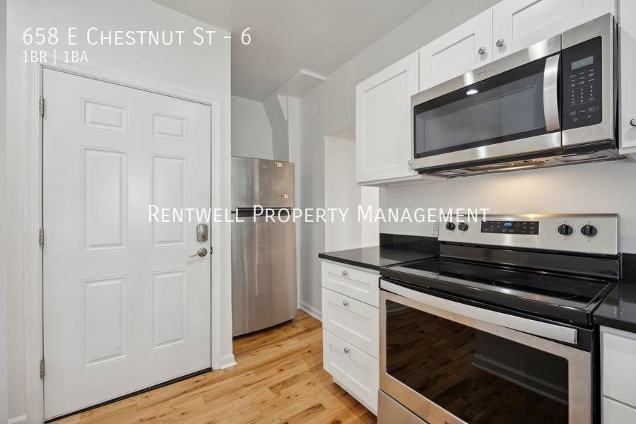 658 E Chestnut St #6 - Photo 7 of 16