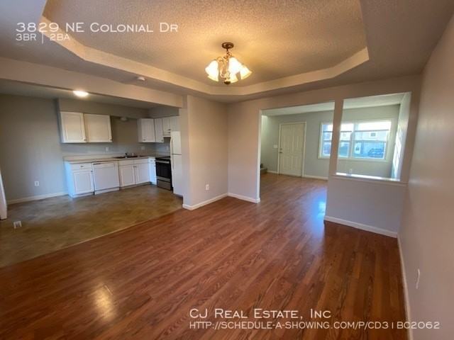 3829 Ne Colonial Dr - Photo 2 of 10