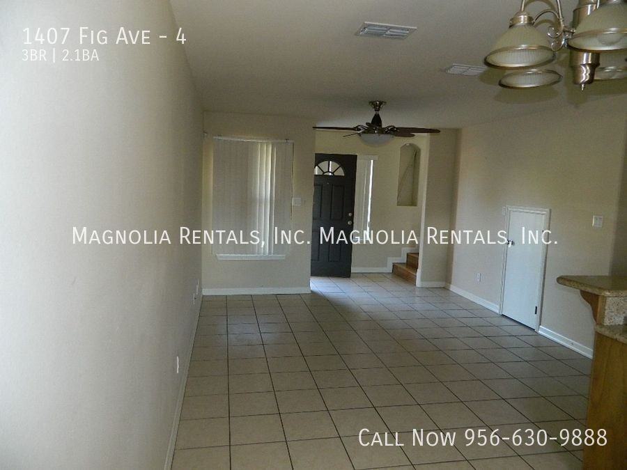 1407 W Fig Ave #4 - Photo 5 of 21