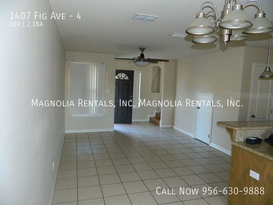 1407 W Fig Ave #4 - Photo 6 of 21