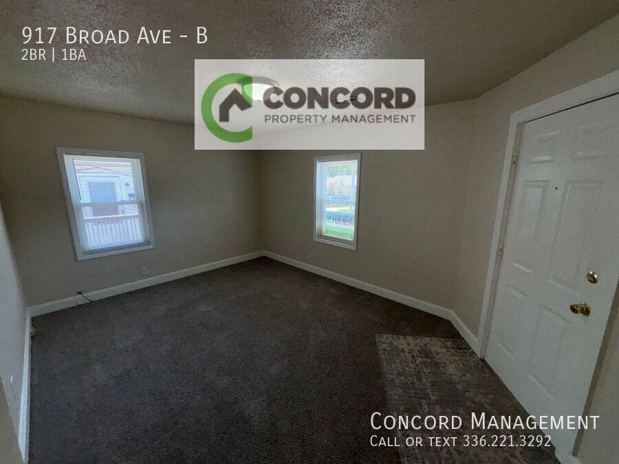 917 Broad Ave #B - Photo 3 of 13