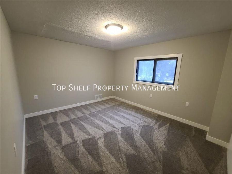 1322 Williams St - Photo 5 of 12
