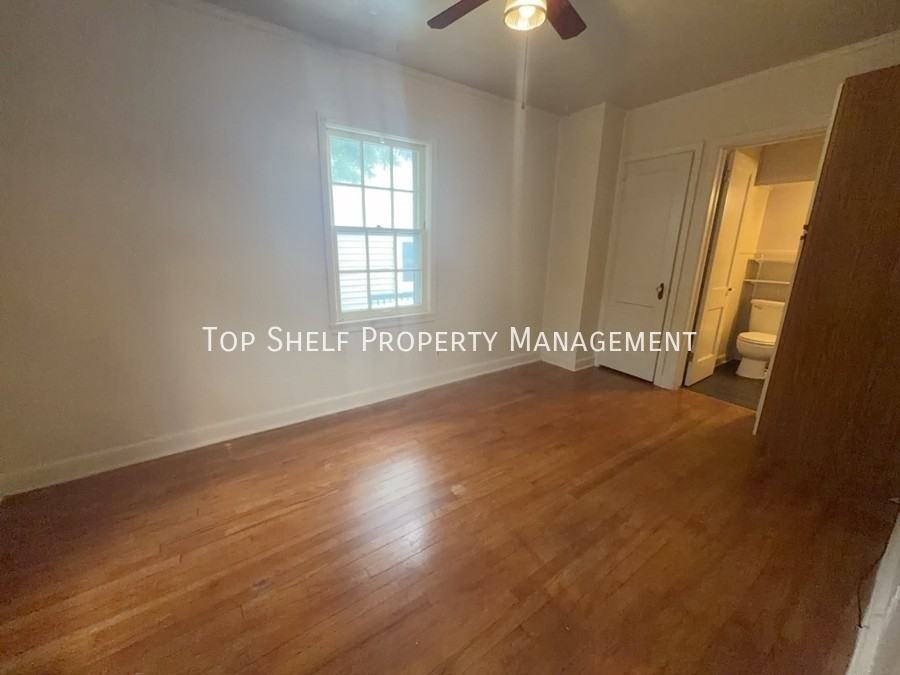 2303 E 9th St #4 - Photo 5 of 7