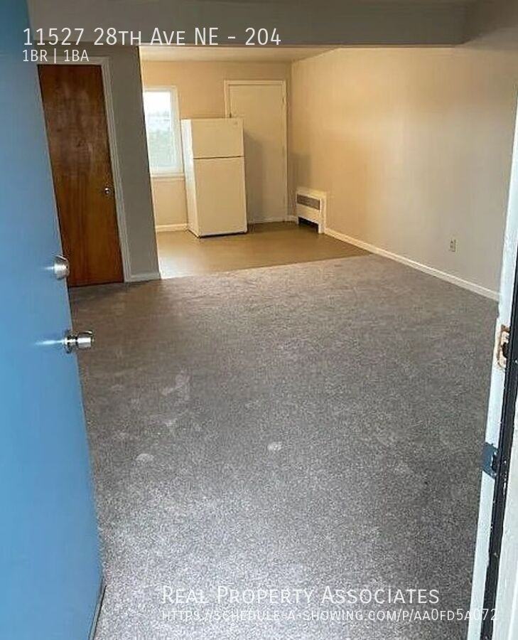 11527 28th Ave Ne #204 - Photo 2 of 7