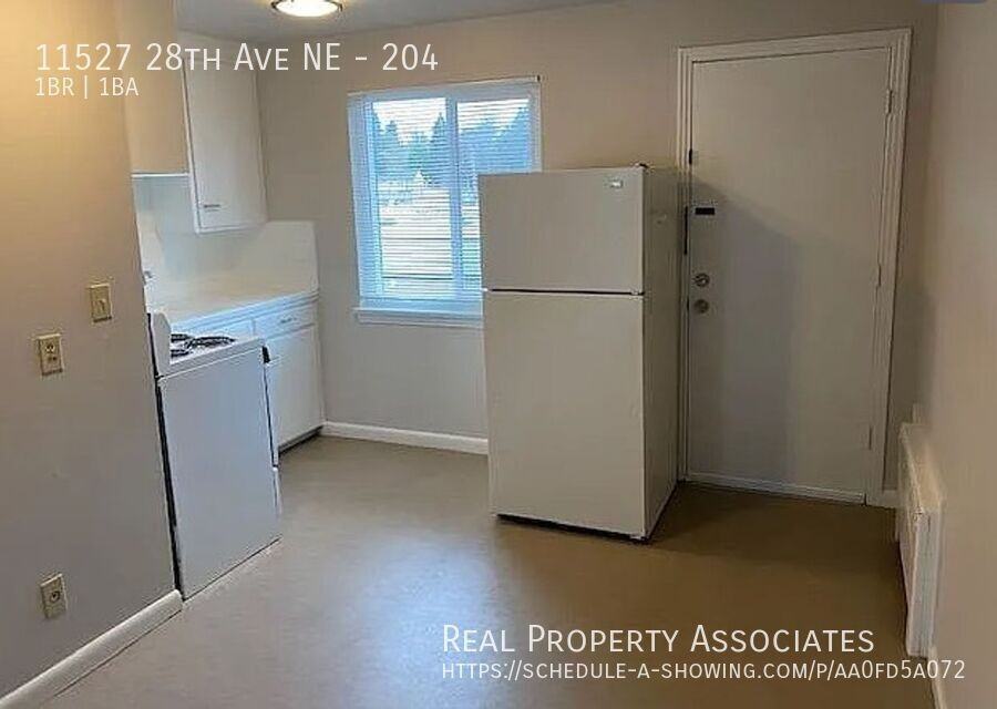 11527 28th Ave Ne #204 - Photo 3 of 7
