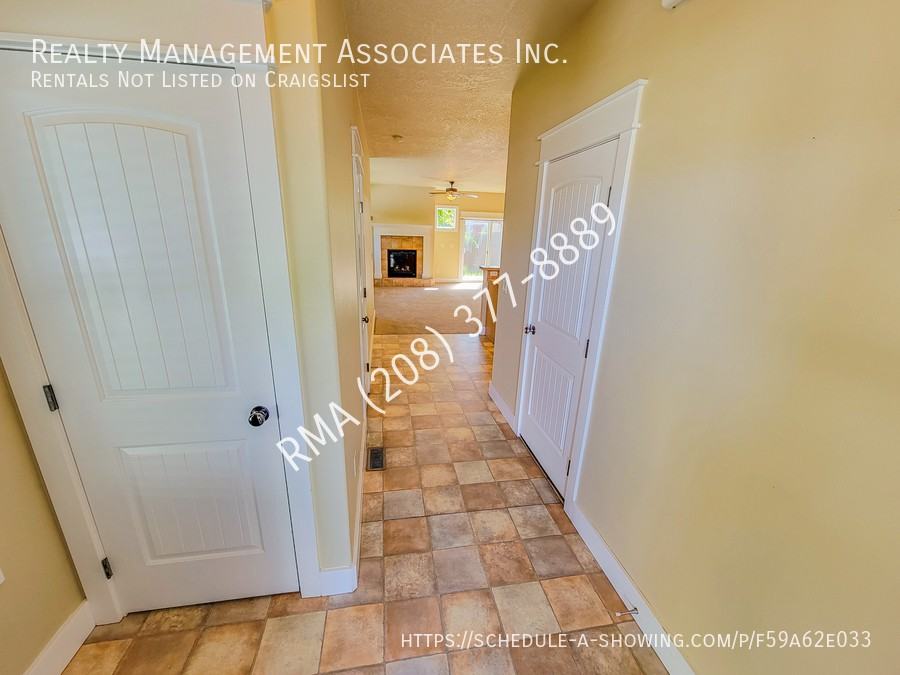 2114 S Dorothy Ave - Photo 4 of 22