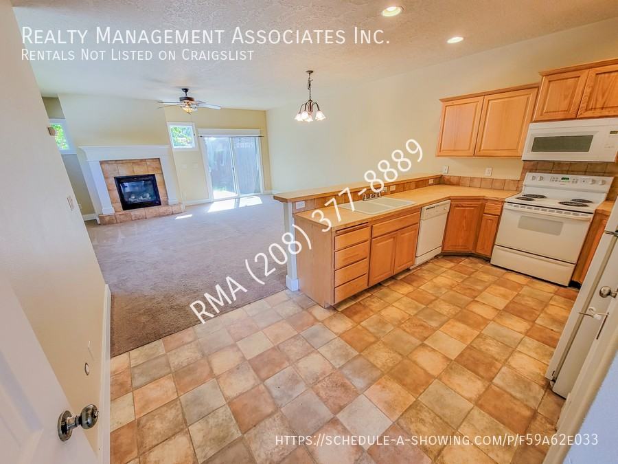 2114 S Dorothy Ave - Photo 6 of 22
