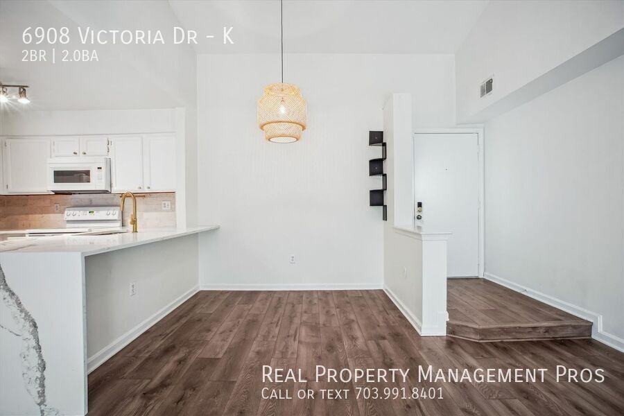 6908 Victoria Dr #K - Photo 6 of 34