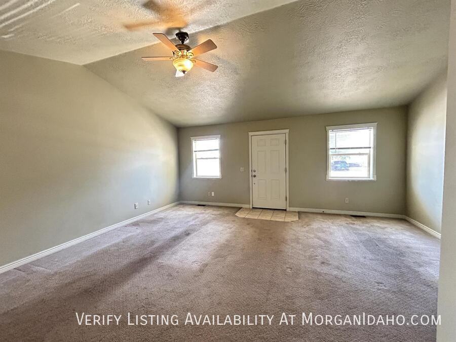 10224 W Maymie Rd - Photo 2 of 9