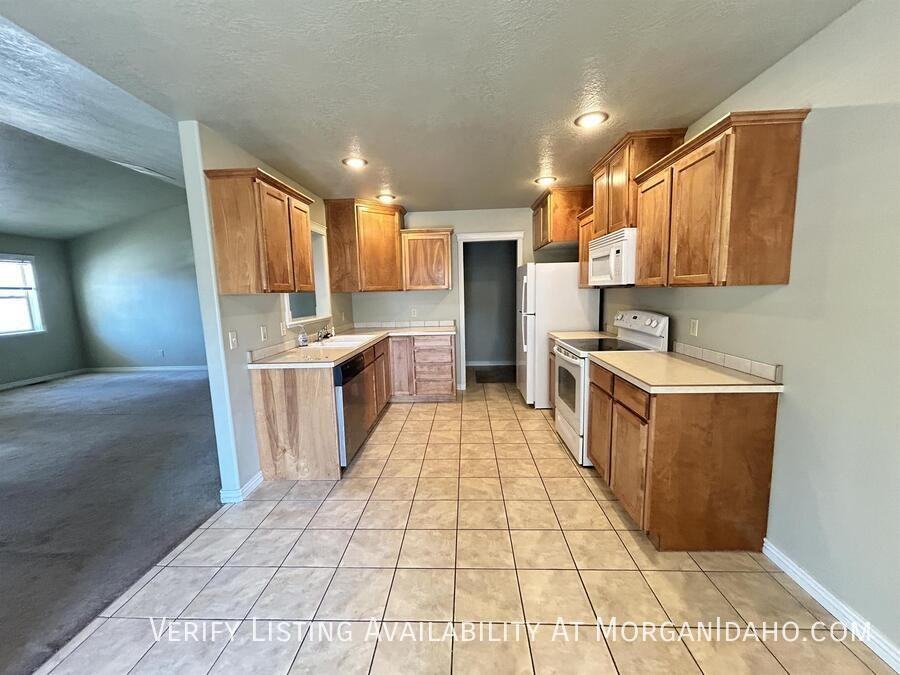 10224 W Maymie Rd - Photo 4 of 9