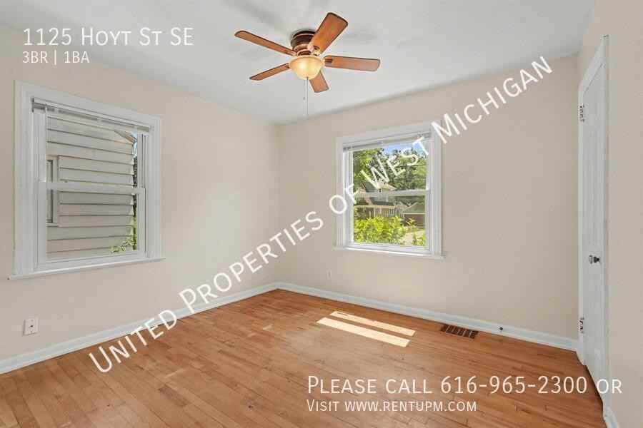 1125 Hoyt St Se - Photo 3 of 16