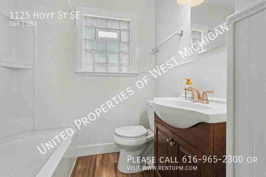 1125 Hoyt St Se - Photo 5 of 16