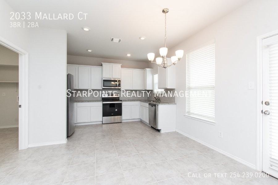 2033 Mallard Ct - Photo 5 of 27