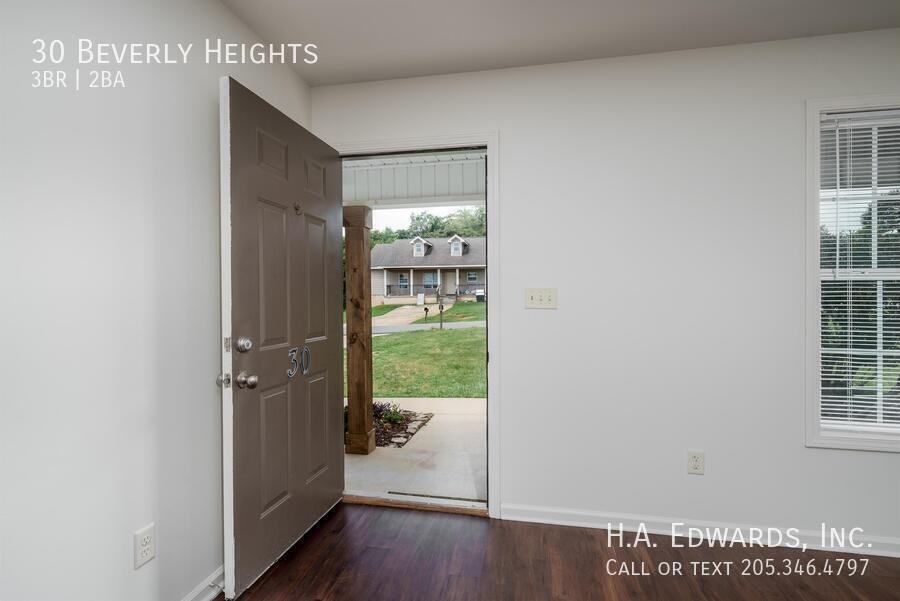 30 Beverly Hts - Photo 3 of 23