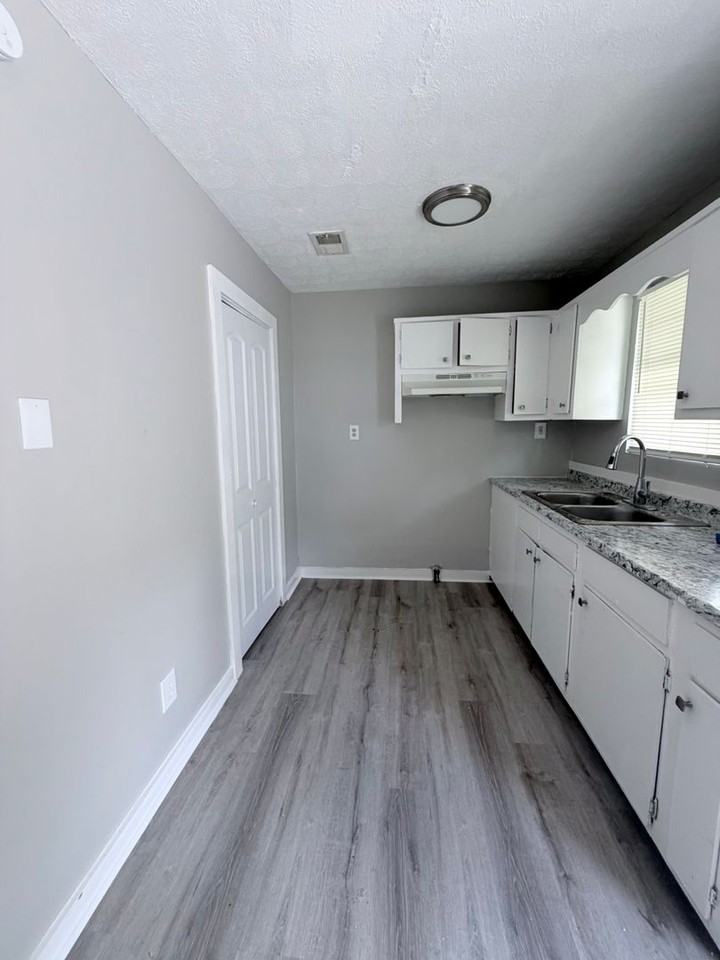 902 Bolton Rd Nw - Photo 6 of 8