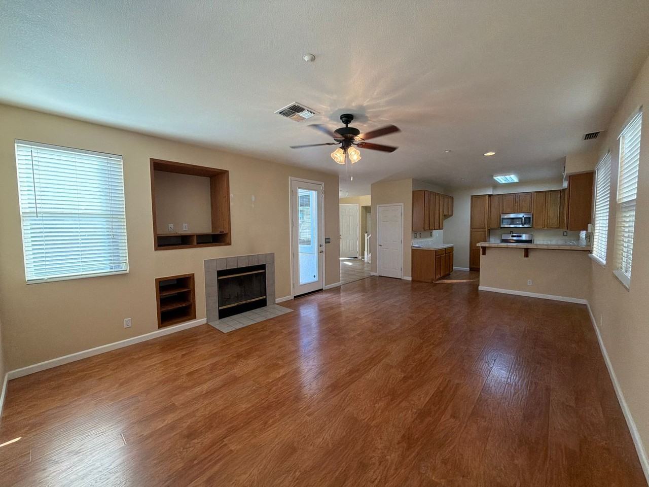 268 Woodfield Ln - Photo 3 of 20