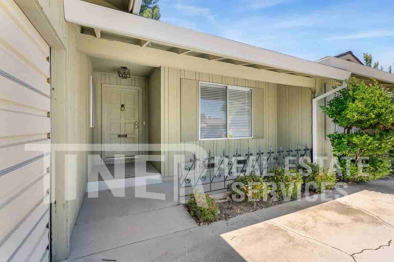 24 Grand Rio Cir - Photo 6 of 27